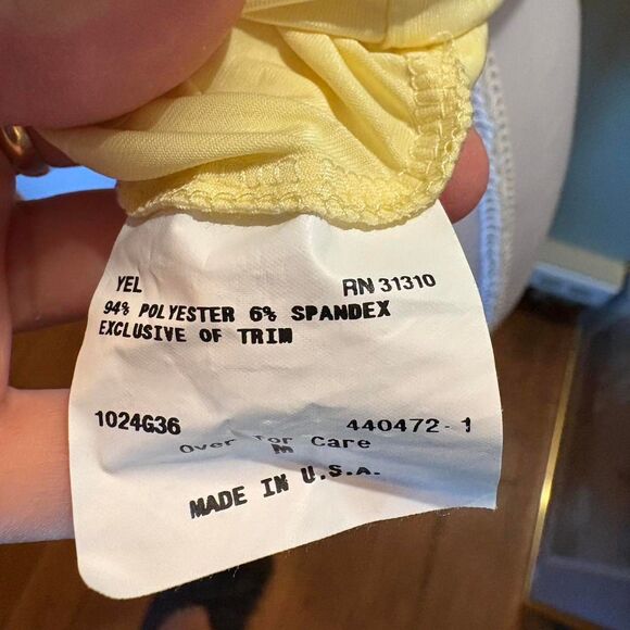 A. Byer - yellow y2k sleeveless top with stone embellished collar/neckline M - Picture 7 of 7